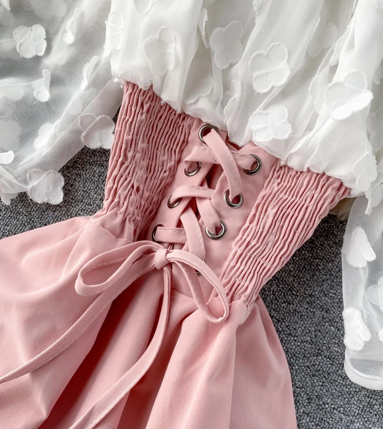 Abito in patchwork di fiori in chiffon Abito corto in chiffon Fiore 2023 Spalla