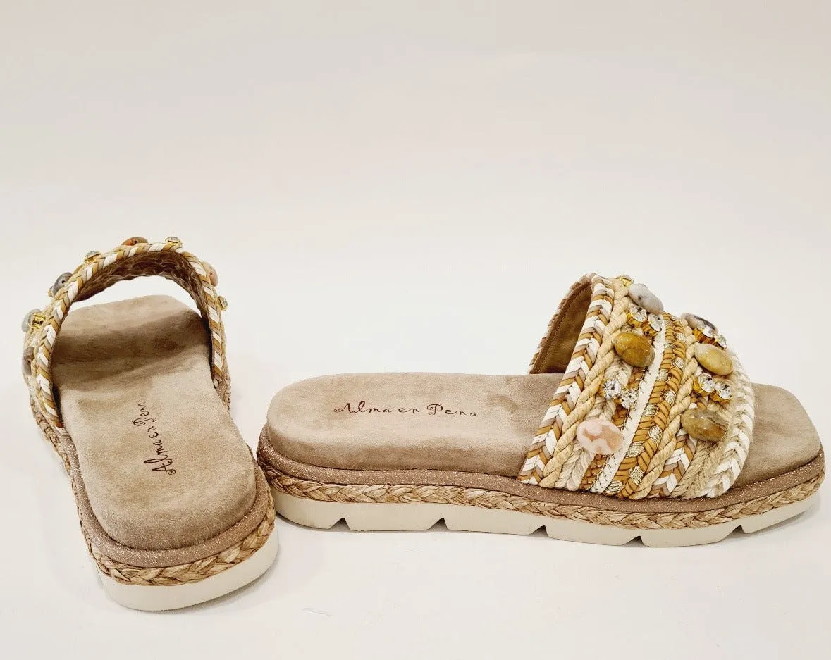 Alma en Pena sandalo camoscio e raffia beige zeppa alta 4 cm. pietre cristallo,beige,rosa,grigio rif.61