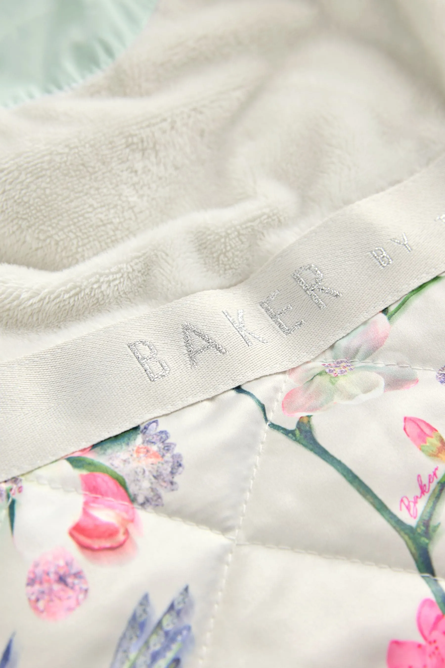 Baker by Ted Baker Antipioggia Rosa Farfallino Cappotto Imbottito con Cintura    