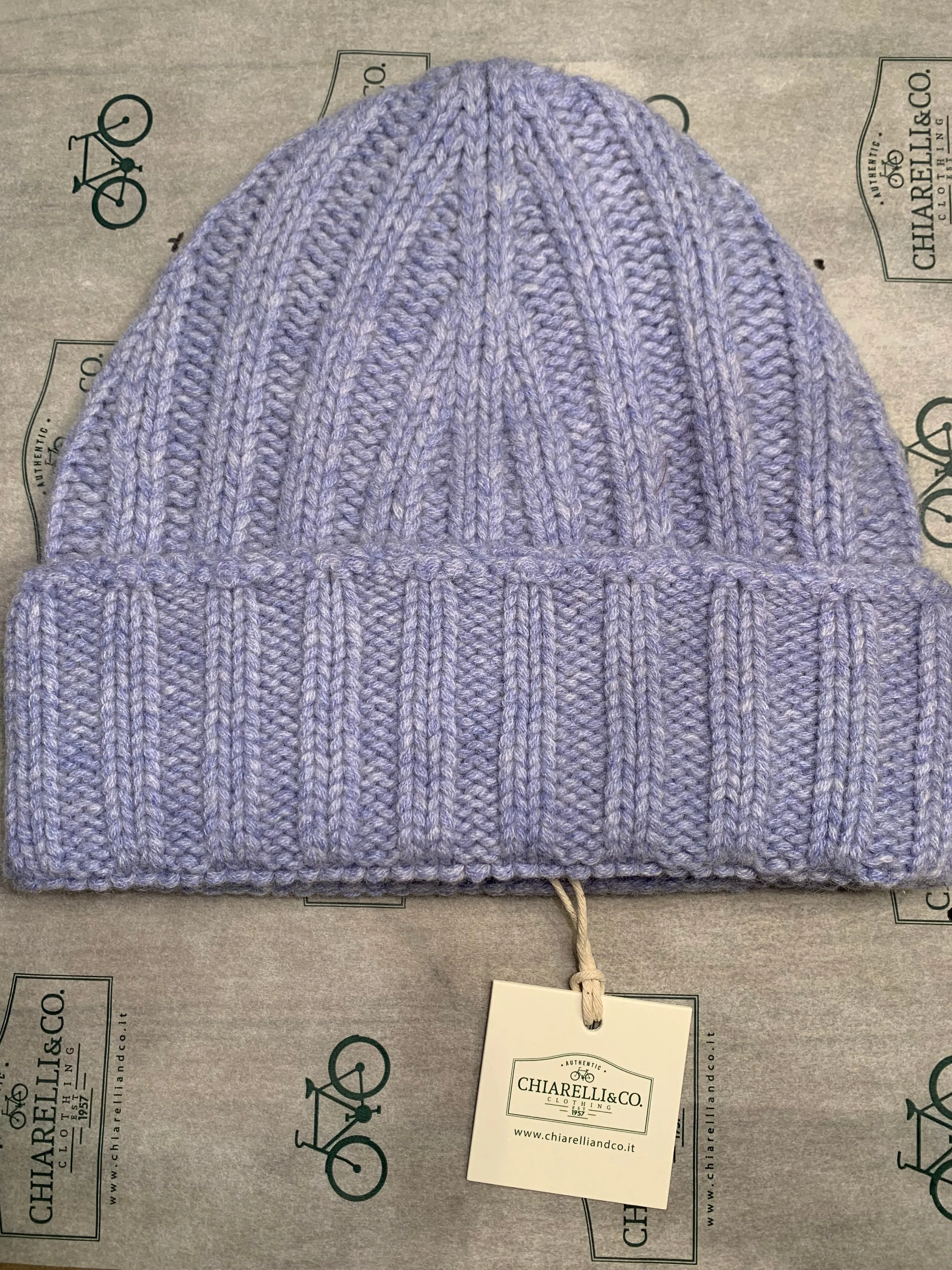 Berretto Chiarelli a coste larghe in puro cashmere celeste