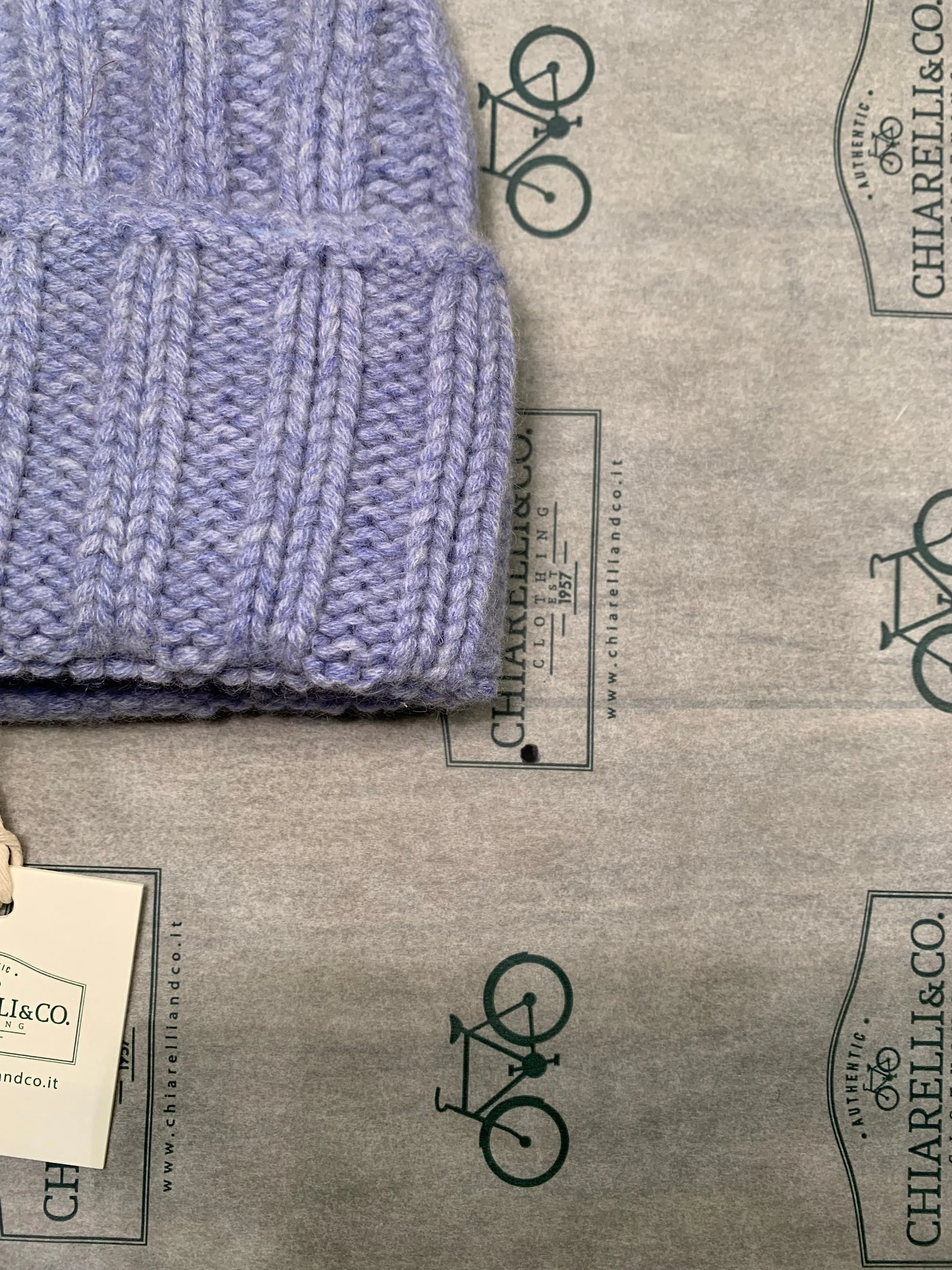 Berretto Chiarelli a coste larghe in puro cashmere celeste