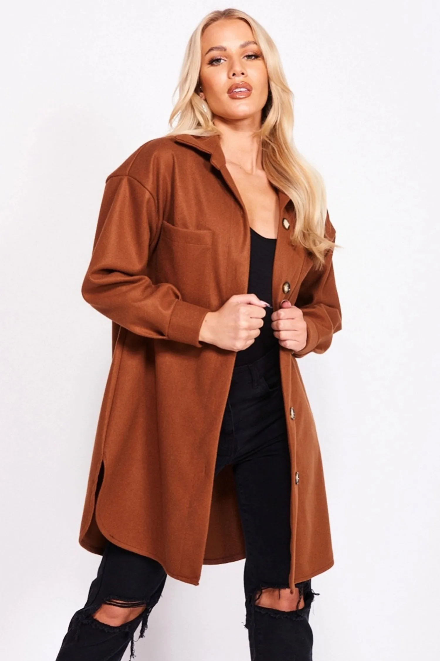 Cappotto camel con bottoni