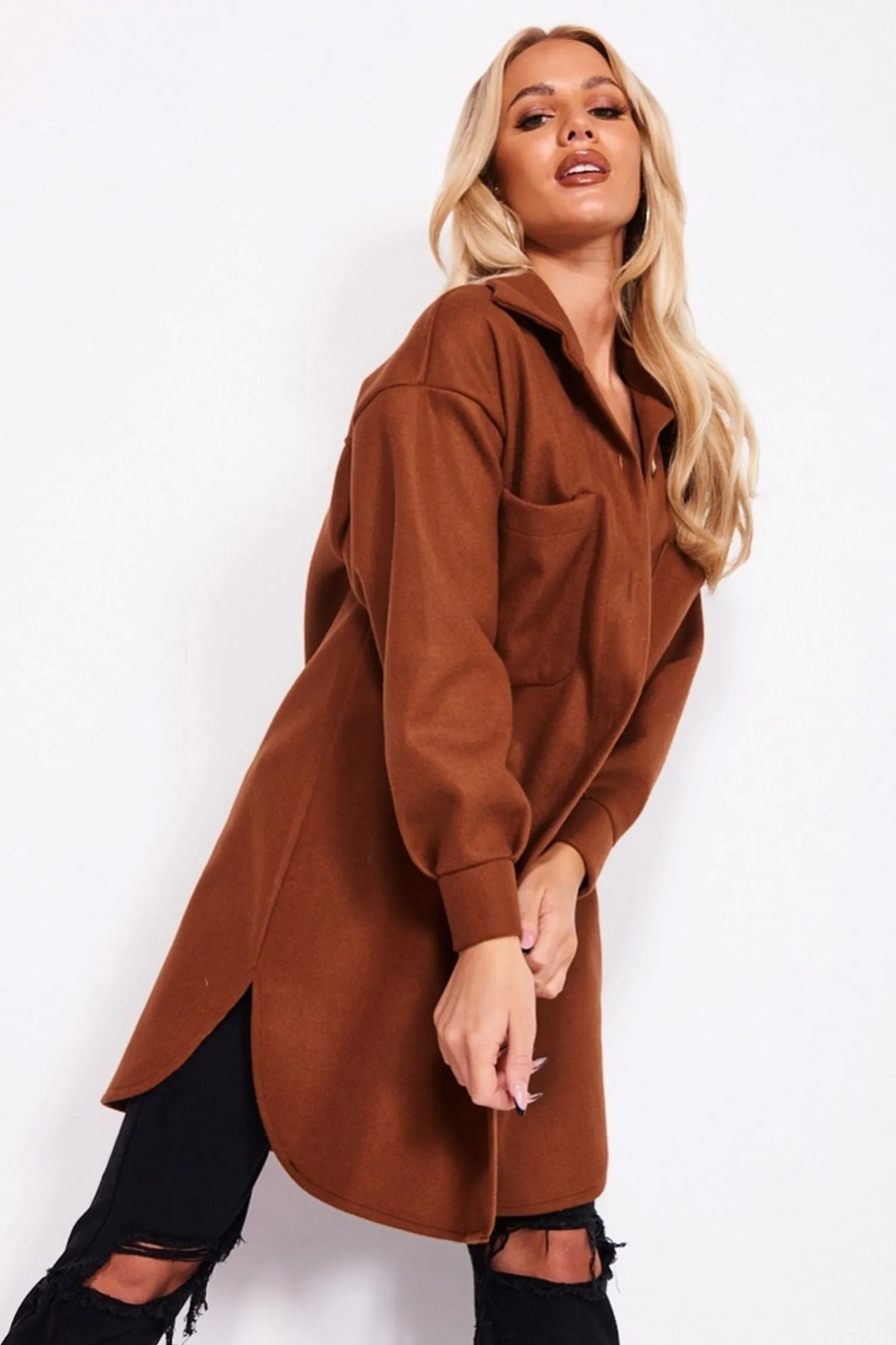Cappotto camel con bottoni