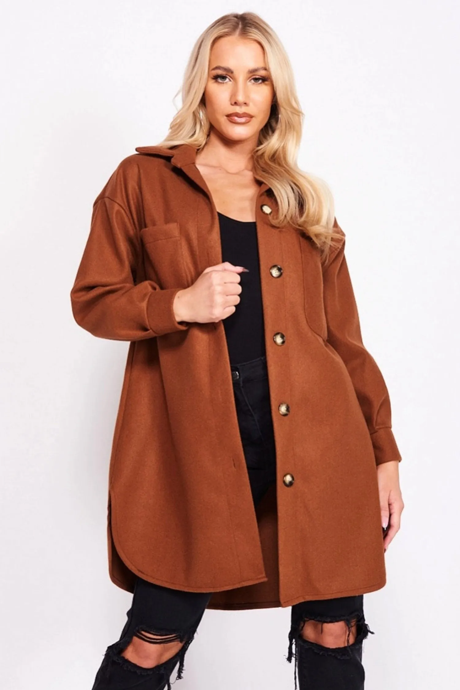 Cappotto camel con bottoni