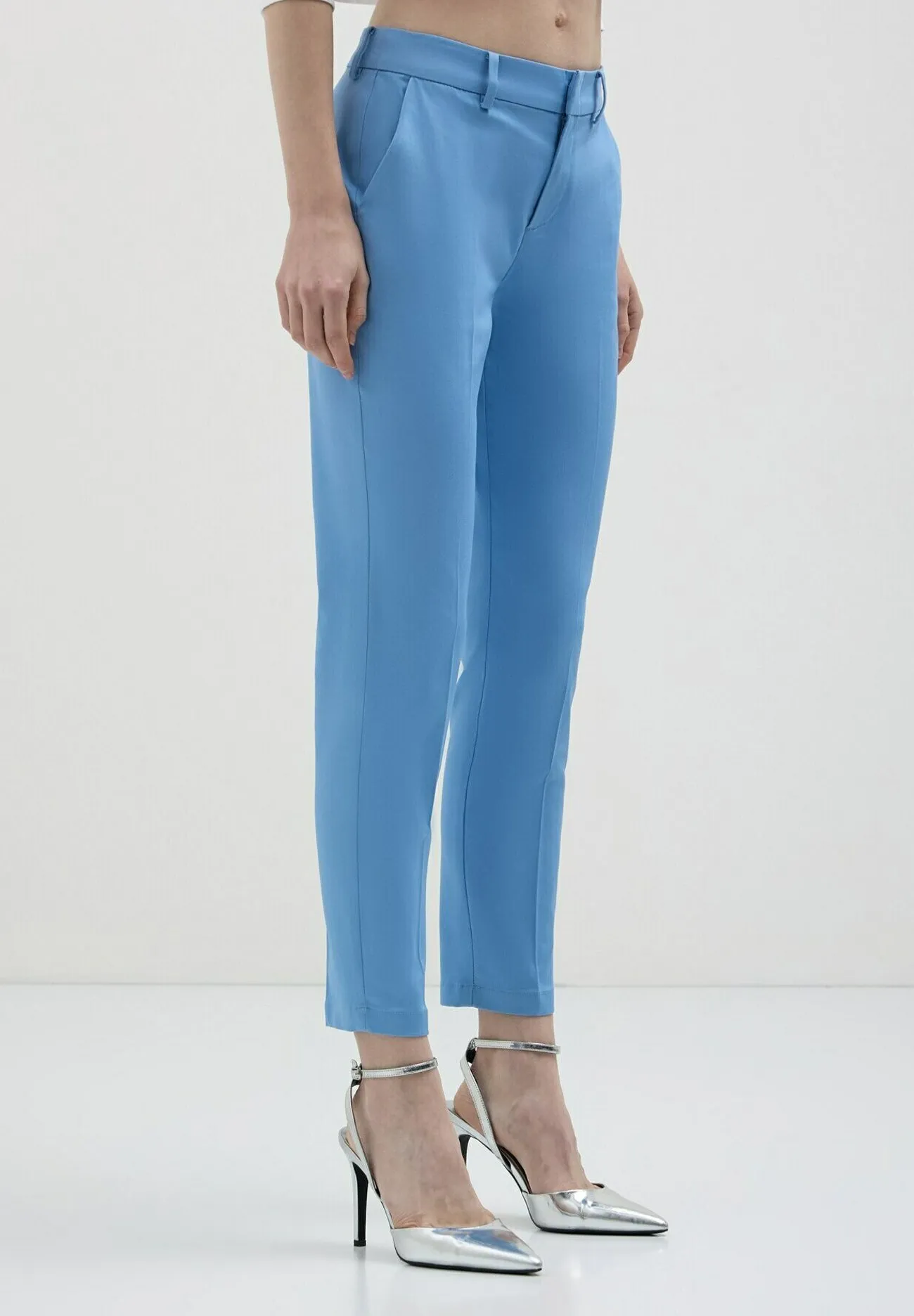 CAPRI IN - Chino