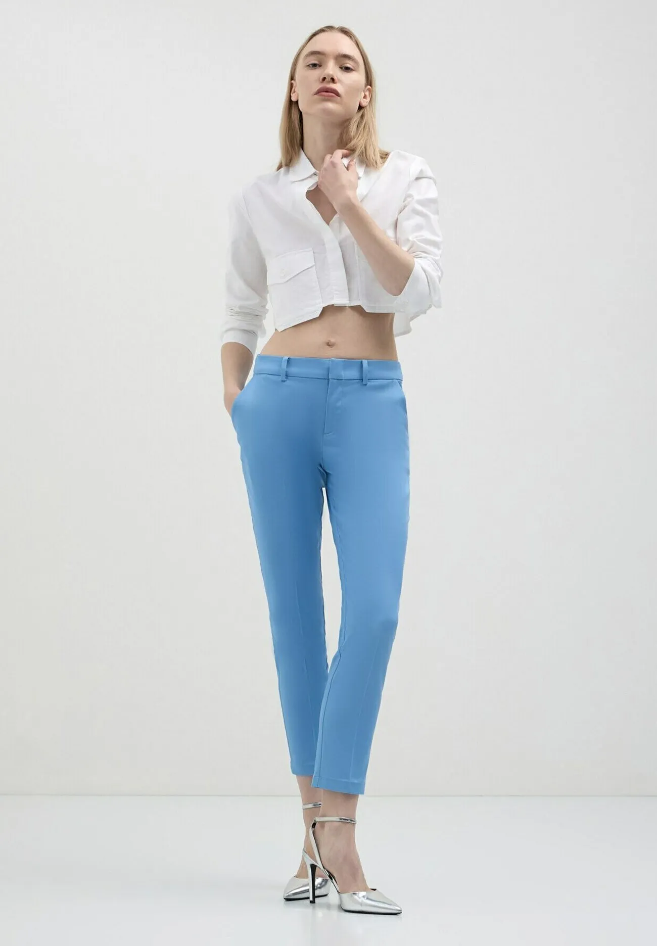 CAPRI IN - Chino