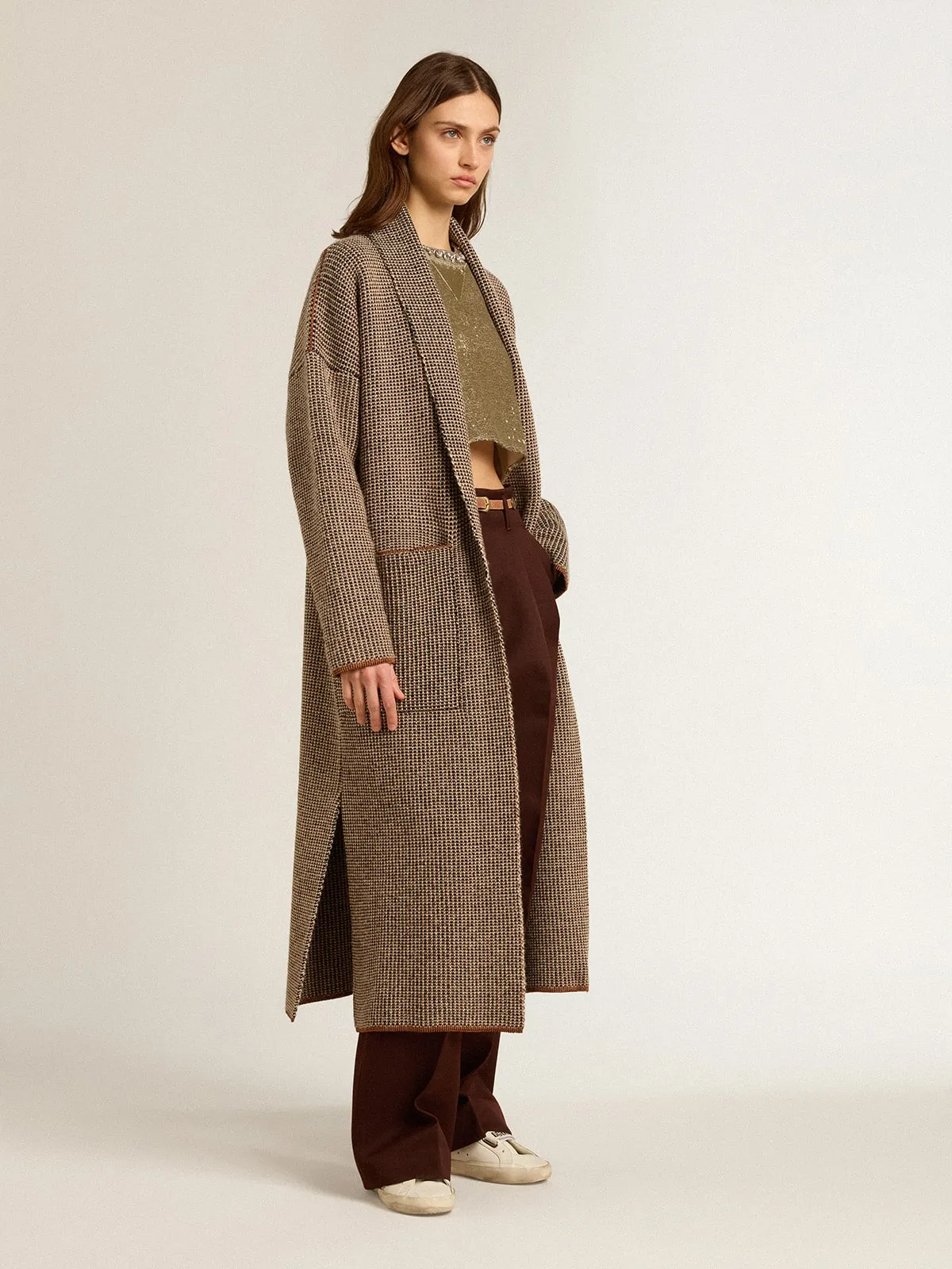 Cardigan lungo di colore marrone con cintura