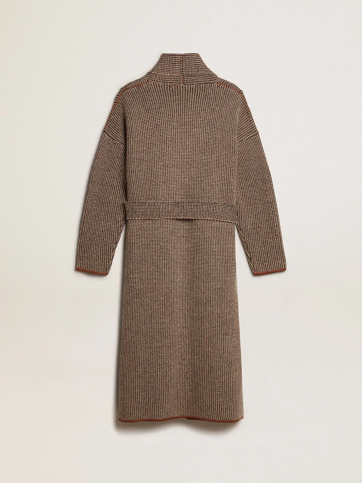 Cardigan lungo di colore marrone con cintura