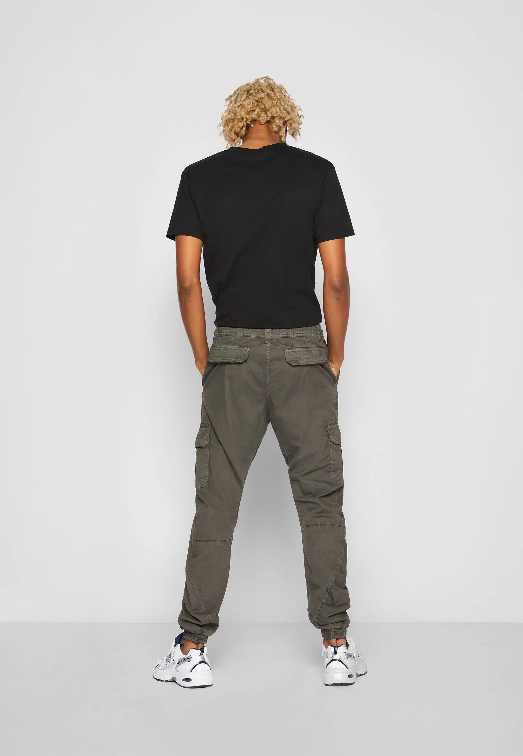 CARGO JOGGING PANTS - Pantaloni cargo