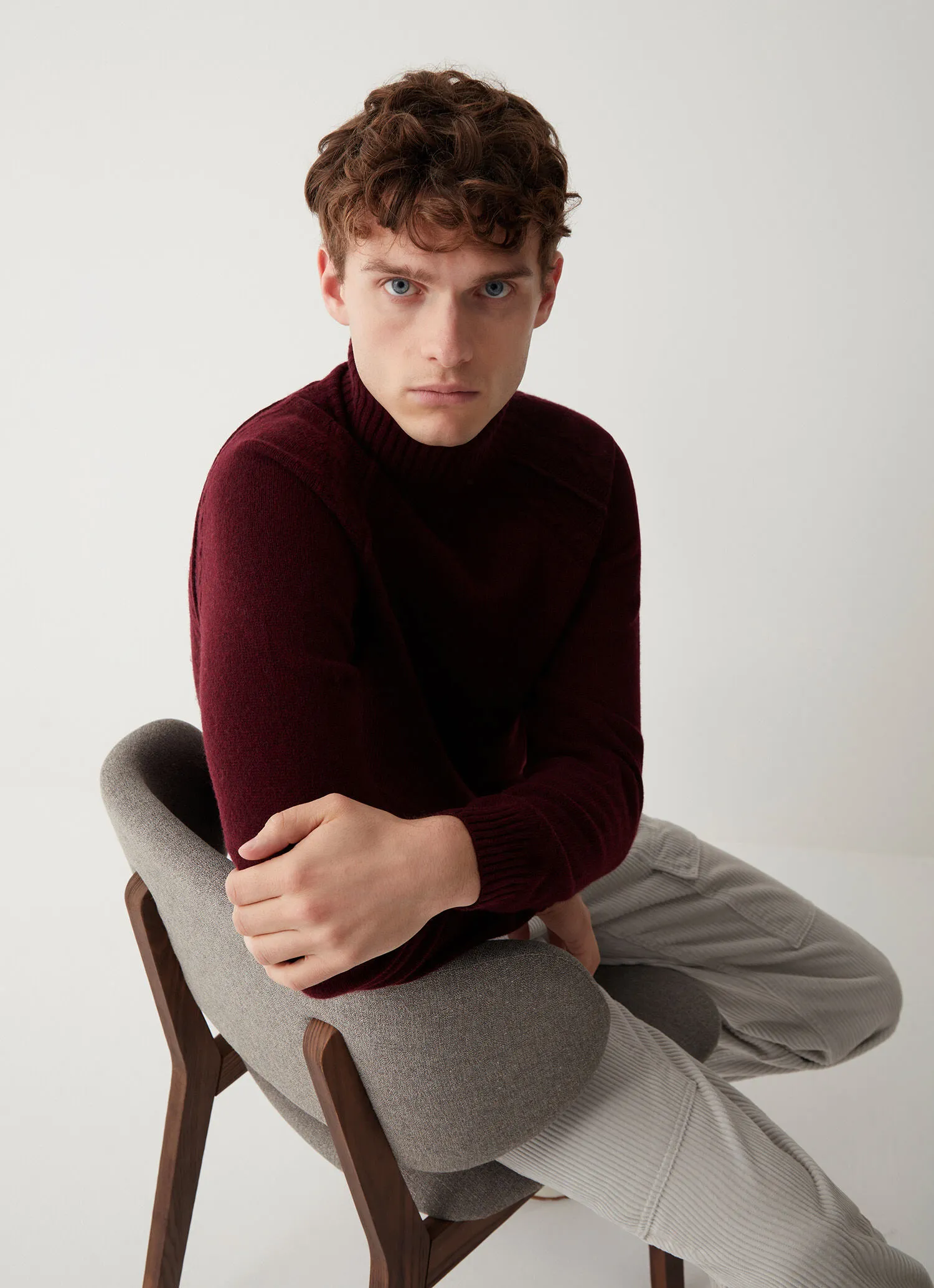 Cashmere-blend polo-neck pullover