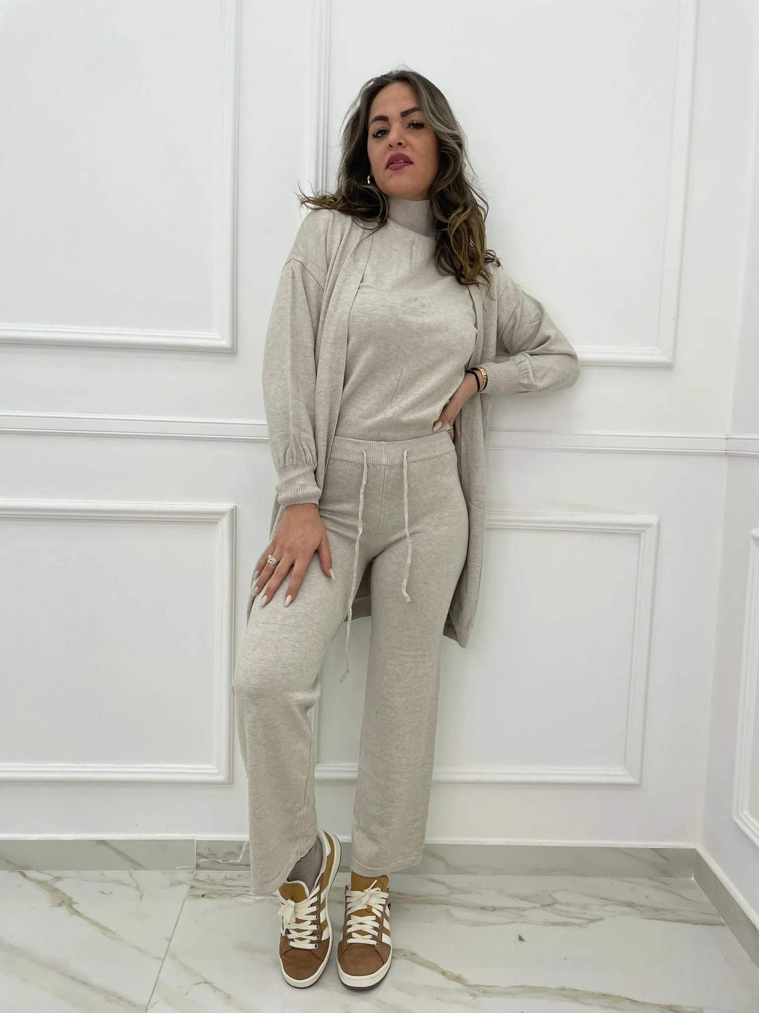 Coordinato 3 pezzi con maglioncino giro manica e cardigan lungo