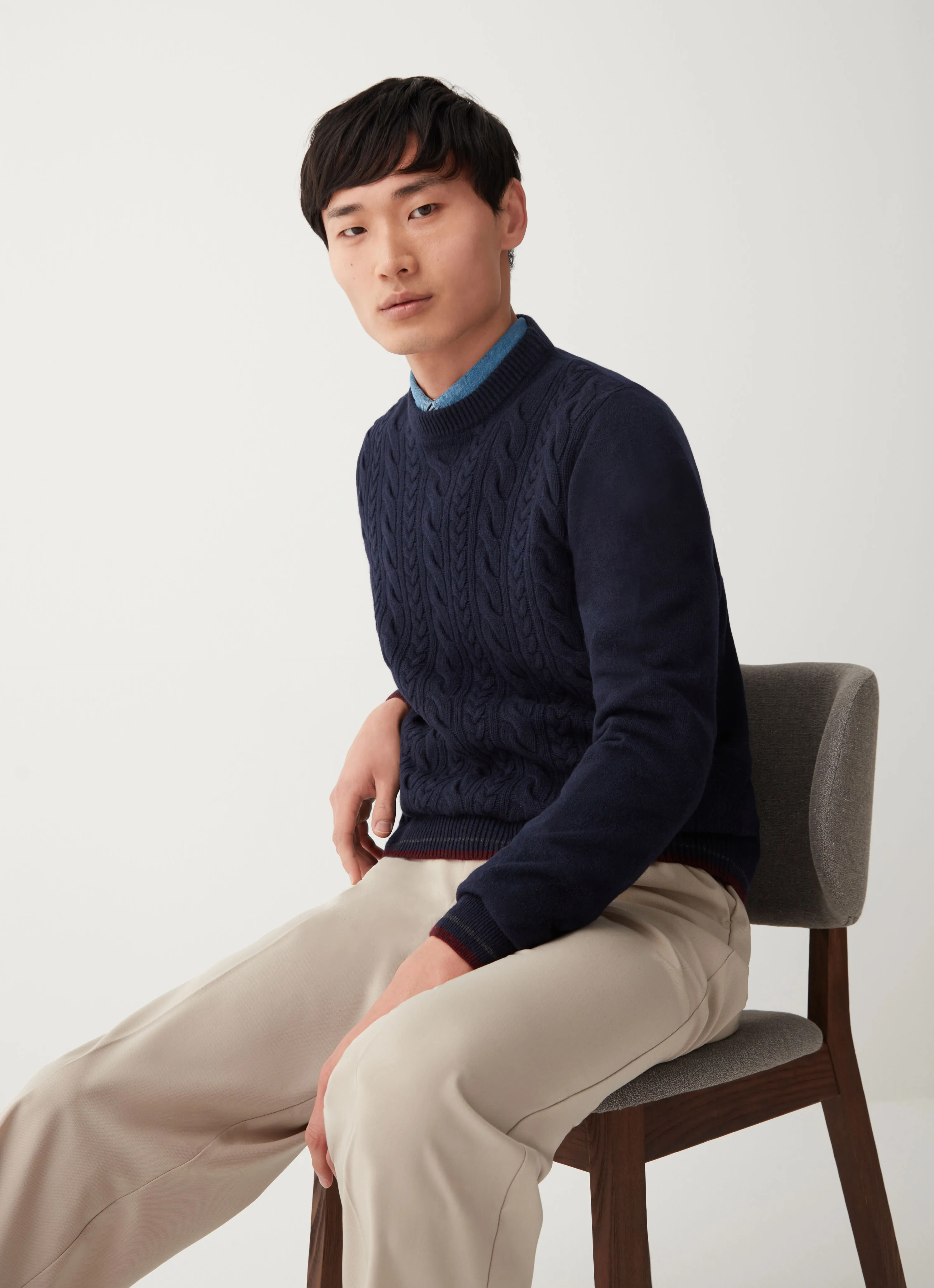 Crew-neck cable-knit pullover