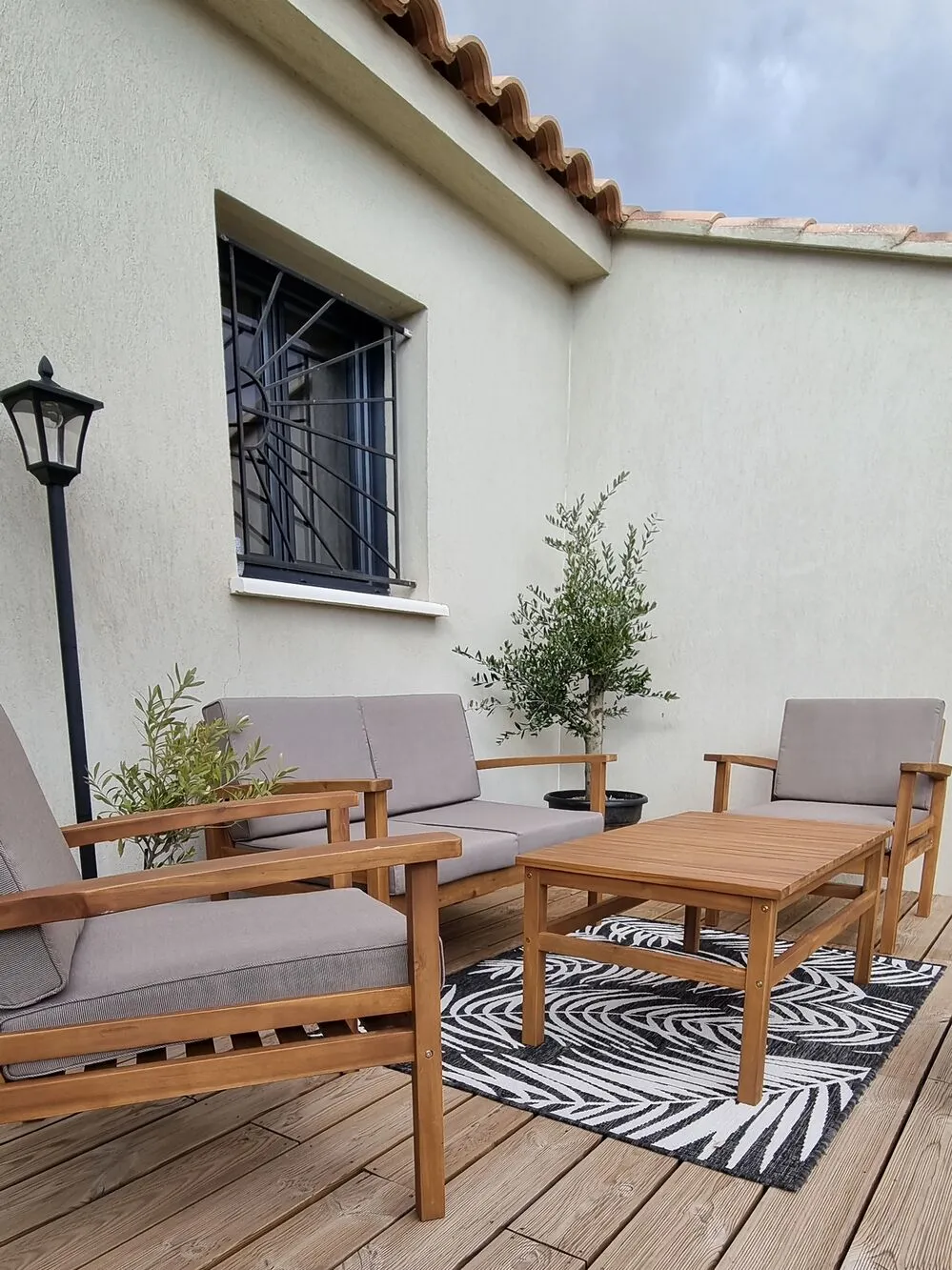 Garden Lounge Set with Table and Ottoman 4 Seater MANILA Acacia Wood Light Brown