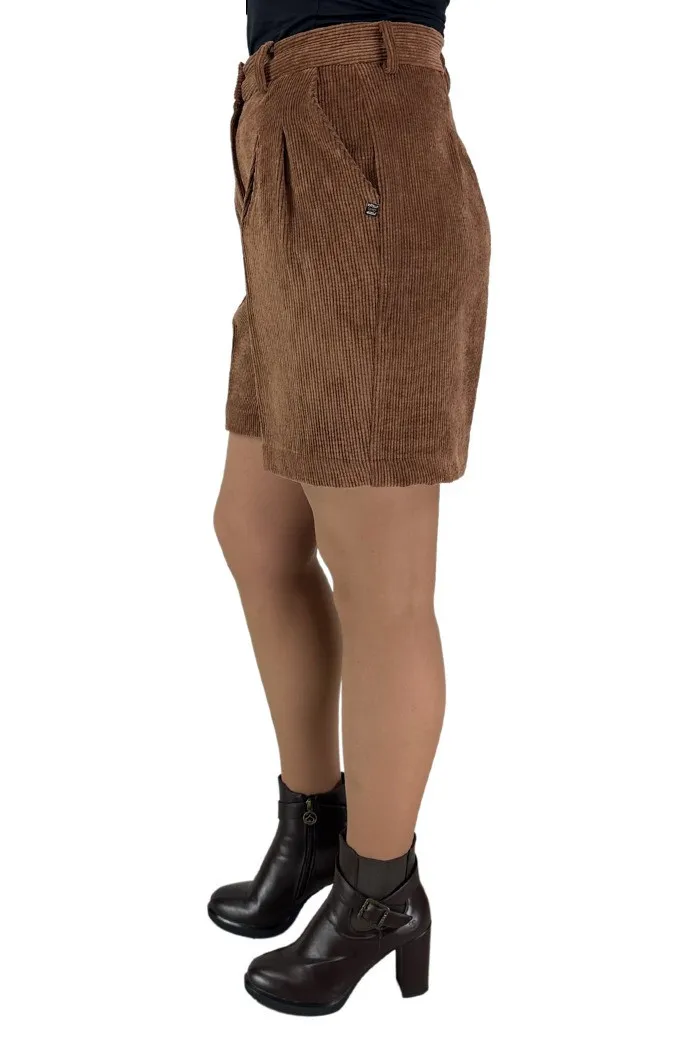 Markup shorts in velluto rigato con pences mw365102