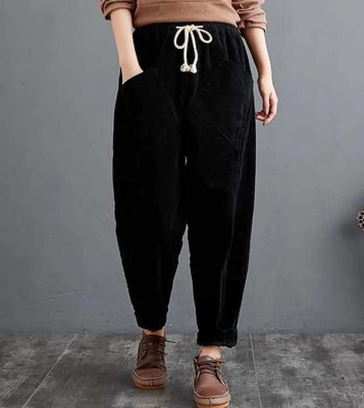 Primavera Autunno New Arts Style Donna Vita elastica Doppia tasca Pantaloni larghi in velluto a coste Pantaloni Harem solidi cas