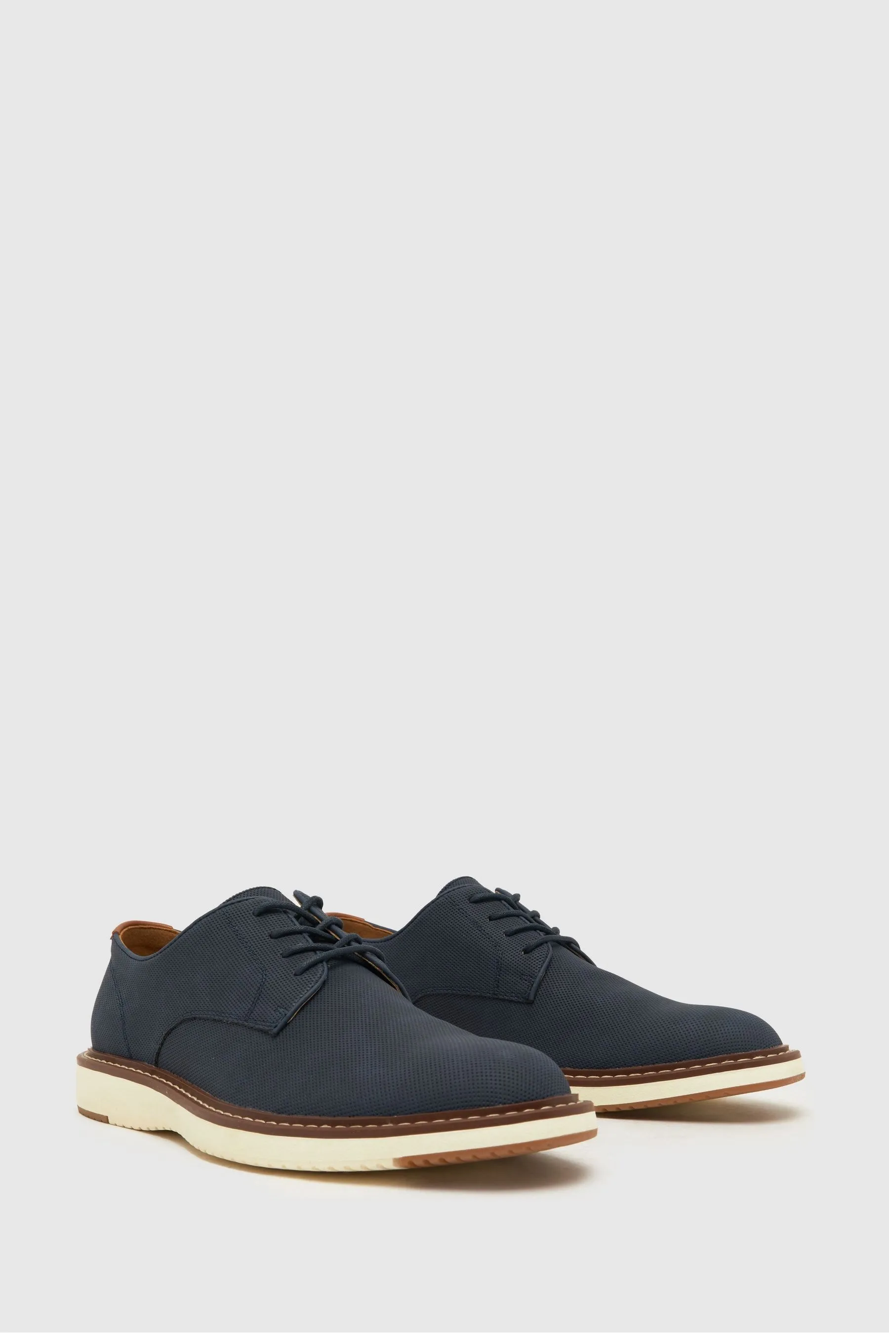 Schuh - Scarpe derby con suola     