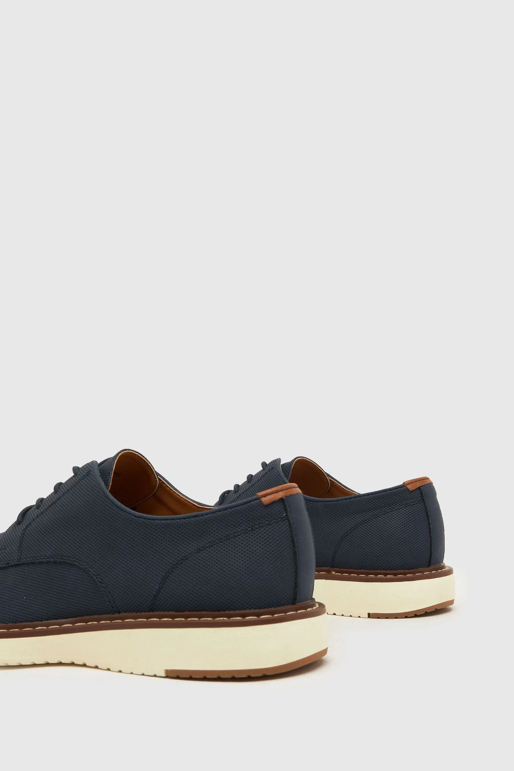 Schuh - Scarpe derby con suola     