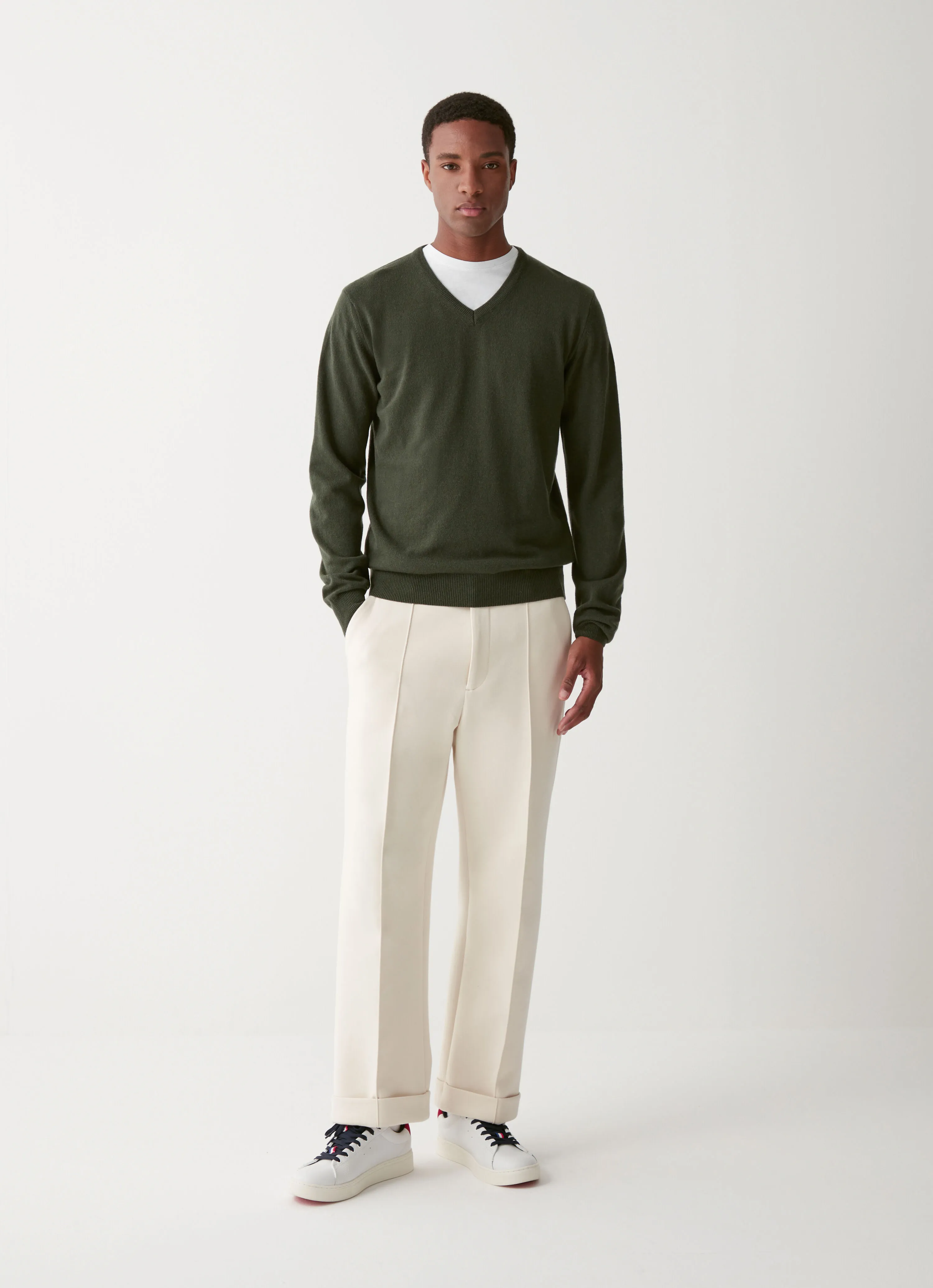 Wool and cashmere V-neck pullover